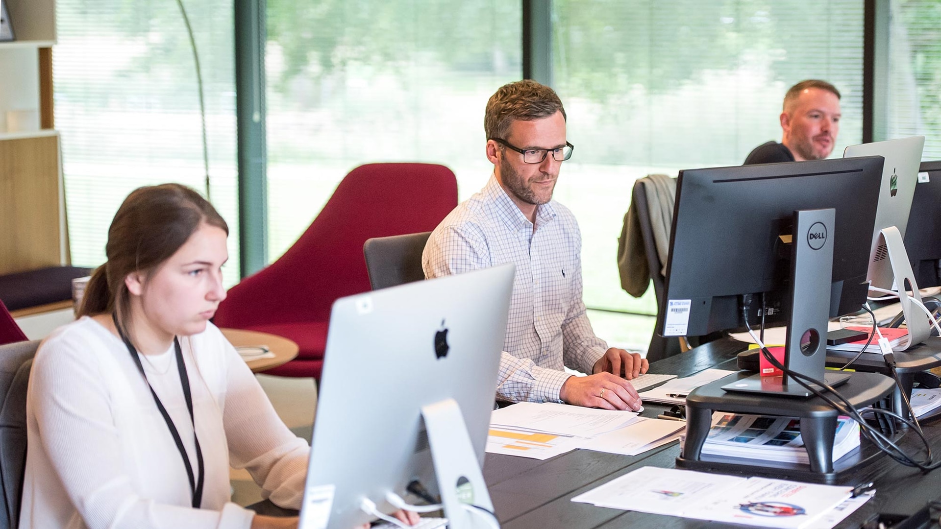 Umfassende EDV Dienstleistungen fuer Unternehmen: Ihre IT im Fokus