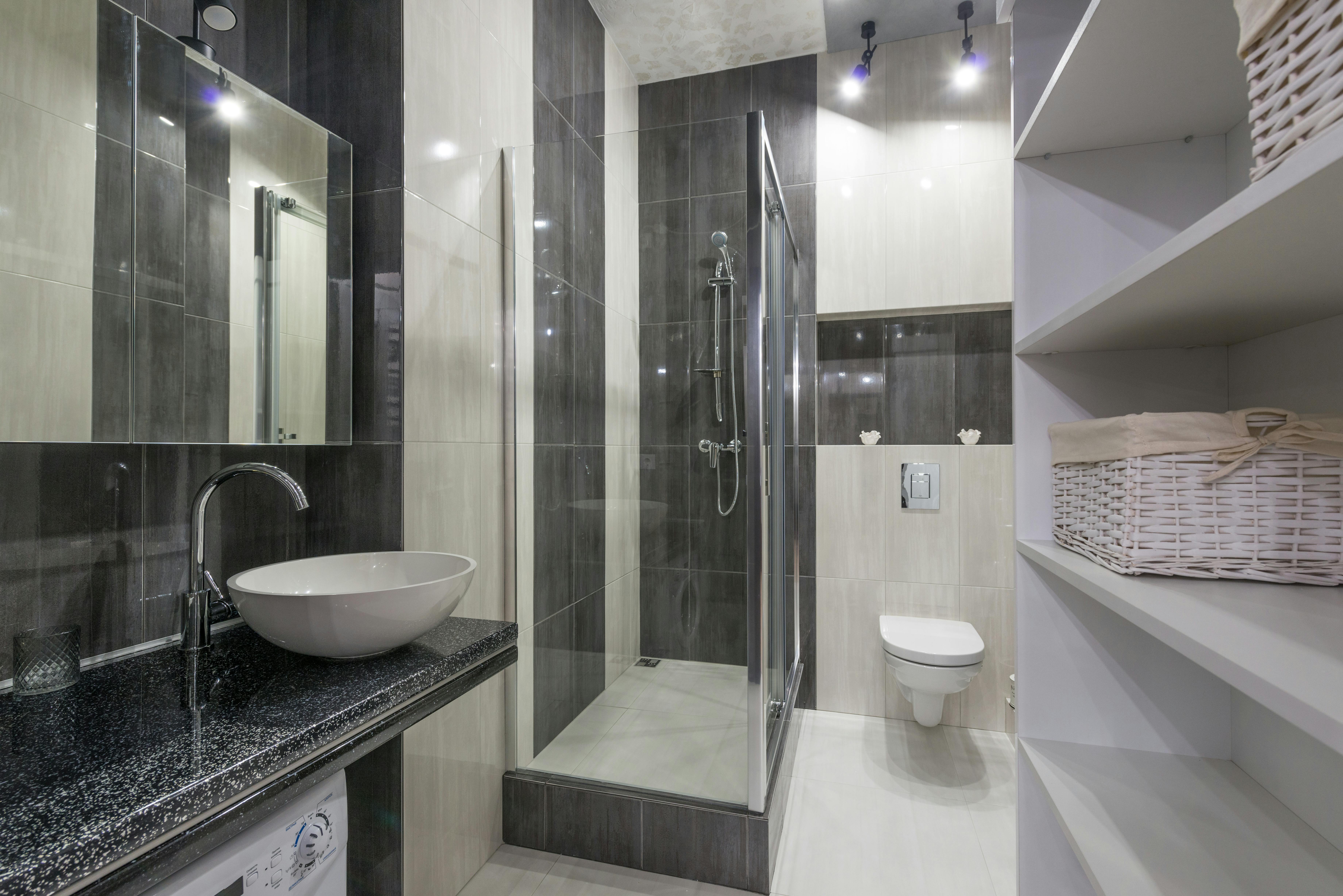 Cabine de douche italienne : alternatives et variations de style